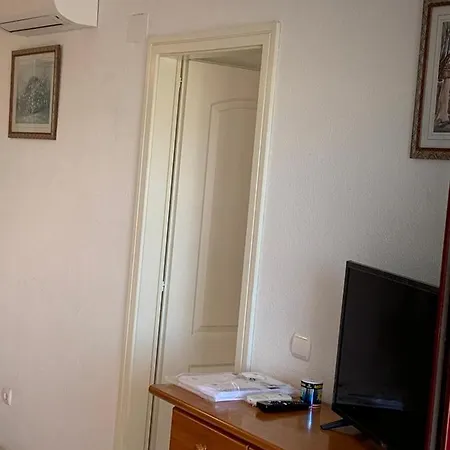 Service Lazaro Topacio 3 Apartment *